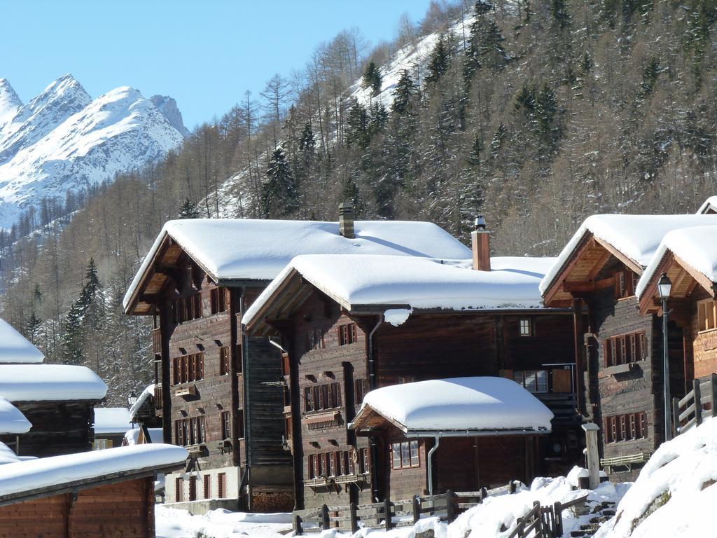 Chalet Des Alpes Bed & Breakfast Crans-Montana Exterior photo