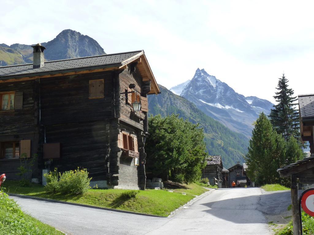 Chalet Des Alpes Bed & Breakfast Crans-Montana Exterior photo