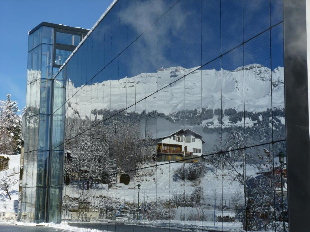 Chalet Des Alpes Bed & Breakfast Crans-Montana Exterior photo